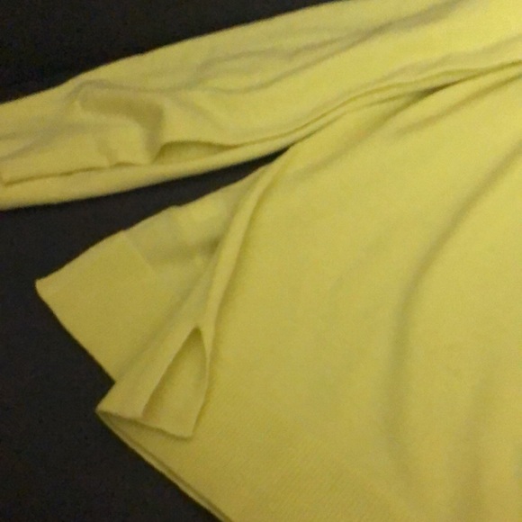 New very nice light sweater - Picture 2 of 3